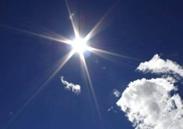 VIERNES CON AMBIENTE CALUROSO Y ALGUNAS LLUVIAS, PRONOSTICA METEOROLOGÍA