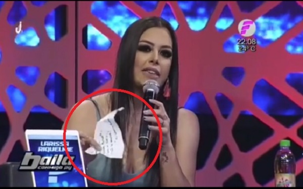 Larissa Riquelme recibió una carta anónima