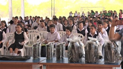 Alumnos exhibieron sus proyectos escolares en feria pedagógica