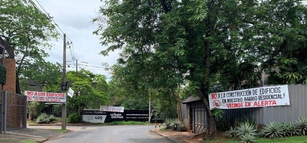 HOY / Vecinos están en pie de guerra: Mario aprueba edificio de 10 pisos en zona residencial