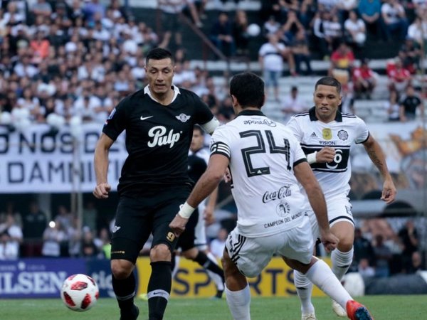 Libertad y su peculiar entrenamiento previo al clásico blanco y negro