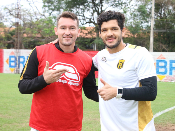 Costas prepara una línea de tres en defensa para medir a Cerro