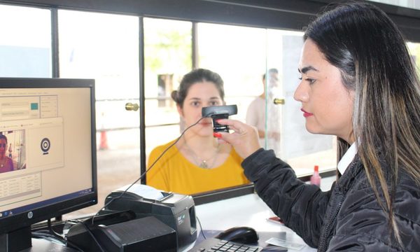 Recuerdan obligatoriedad de certificado internacional de vacunación para viajar