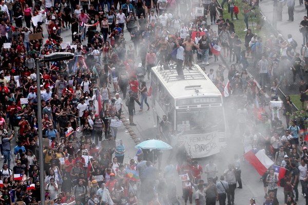 En Chile, un millón de personas marchan contra Piñera y la desigualdad social » Ñanduti