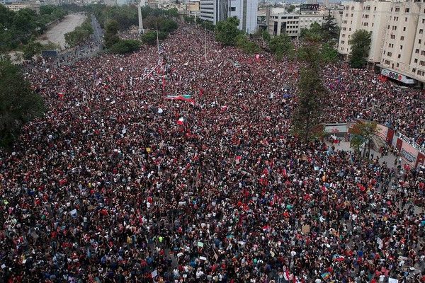 Casi un millón de personas en busca de un “Nuevo Chile”