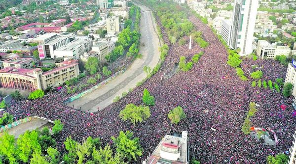 La “Marcha más grande de Chile” pide cambios sociales y salida de Piñera - Internacionales - ABC Color