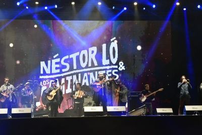 Javier Enciso dirigirá nuevo vídeo de Nestorló y los Caminantes - Música - ABC Color
