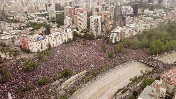 La histórica marcha de más de un millón de personas que tomó las calles de Santiago | .::Agencia IP::.