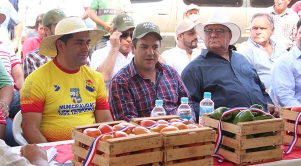 Tomateros de Caaguzú abuchearon a Friedmann durante discurso