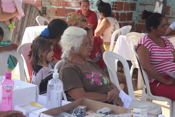 Ciudad Mujer Móvil: más de 80 mujeres atendidas en asentamiento de Asunción