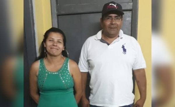 Detienen a pareja por hurtar ropas