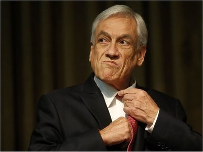 Piñera pide a todos los ministros poner sus cargos a disposición