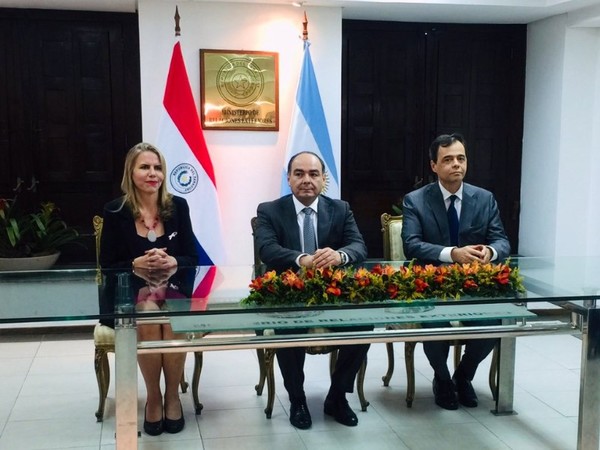 Paraguay y Argentina firman primer acuerdo automotriz