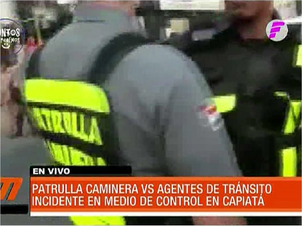 Inusual incidente ocurre entre agentes de la PMT y la Caminera en Capiatá