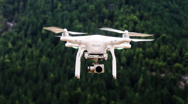 Encuentran a un niño perdido en un bosque gracias a un drone con cámara térmica » Ñanduti