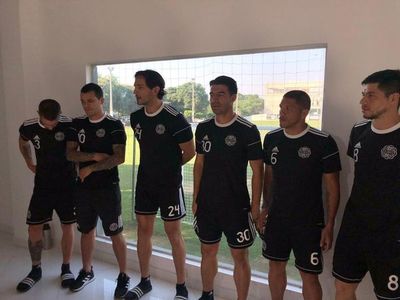 Futbolistas de Olimpia se solidarizan con los de General Díaz - Fútbol - ABC Color