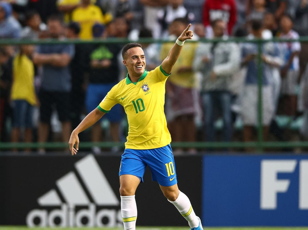 Brasil abre su Mundial goleando a Canadá