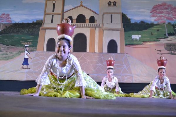 Apertura del Festival del Takuare’ĕ - Nacionales - ABC Color