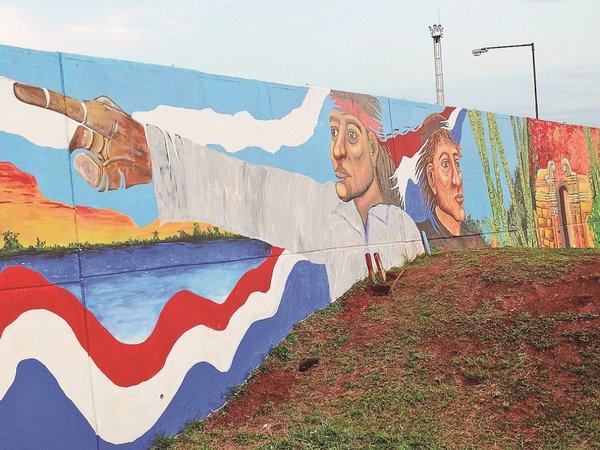 Dibujo a  lápiz en muro de Posadas y Encarnación  ganó Récord Guinness