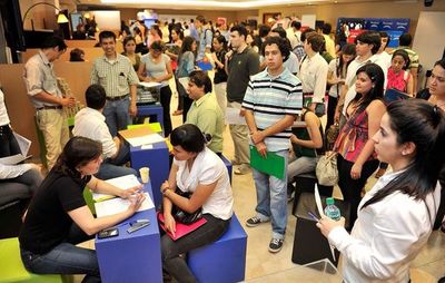 Intentan eliminar barrera para el acceso a empleo - Economía - ABC Color