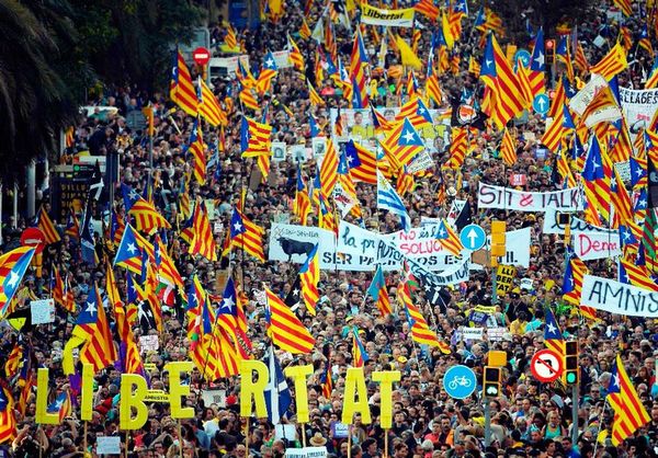 El independentismo catalán sale de nuevo a protestar - Internacionales - ABC Color