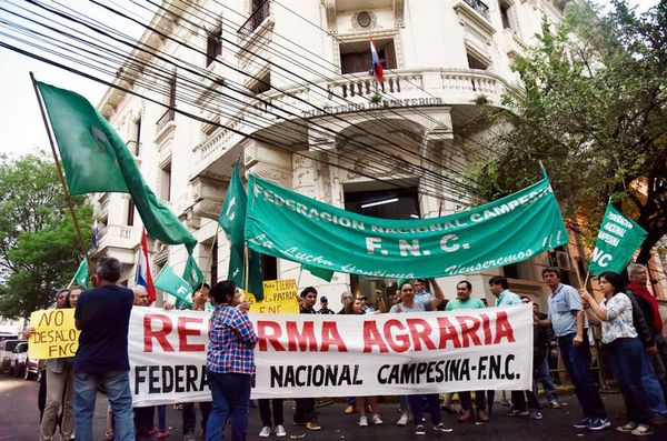 Declive de la producción campesina da contexto a movilización de la FNC - Economía - ABC Color