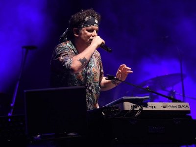 Un siempre ovacionado Andrés Calamaro engalanó a Paraguay