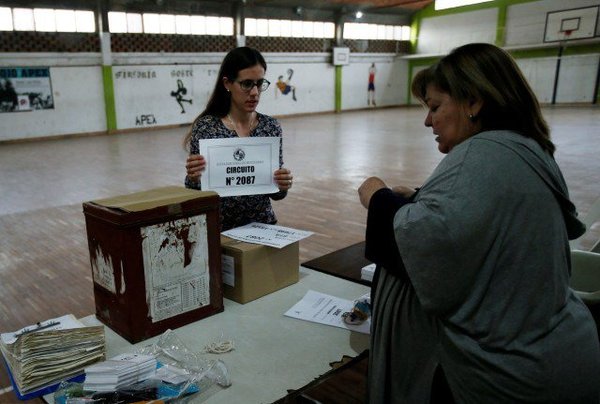 Uruguayos radicados en Paraguay no pueden votar en las elecciones de su país » Ñanduti