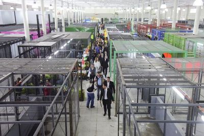 Vendedores del “Bloque C” lamentan pocas ventas - Nacionales - ABC Color