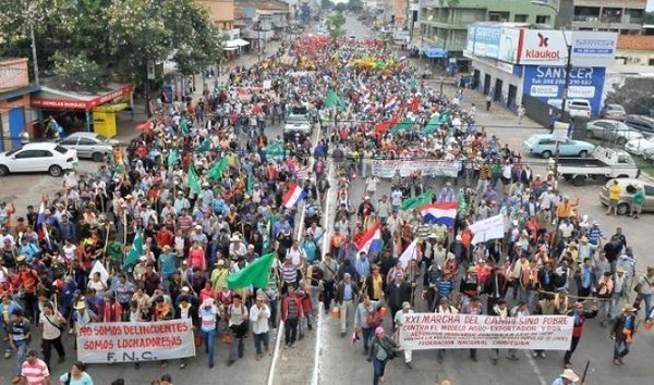 Campesinos listos y policías alertas ante marcha de la FNC - ADN Paraguayo