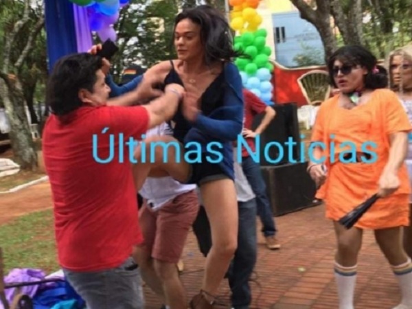 Kelembú ligó su parte en marcha gay