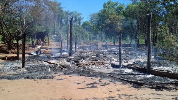 Incendio consume precaria vivienda de Ybycuí y víctimas piden ayuda solidaria - Nacionales - ABC Color