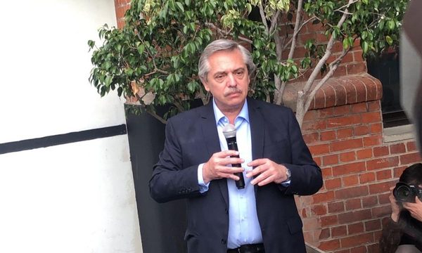 Fernández tras depositar su voto: “Vamos a trabajar por un país mejor”