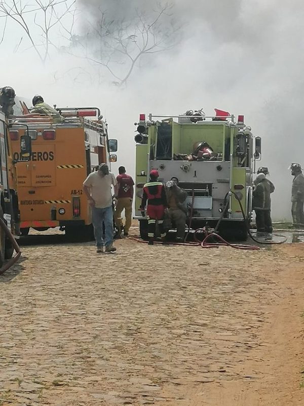 Copaco de Luque arde en llamas | Noticias Paraguay