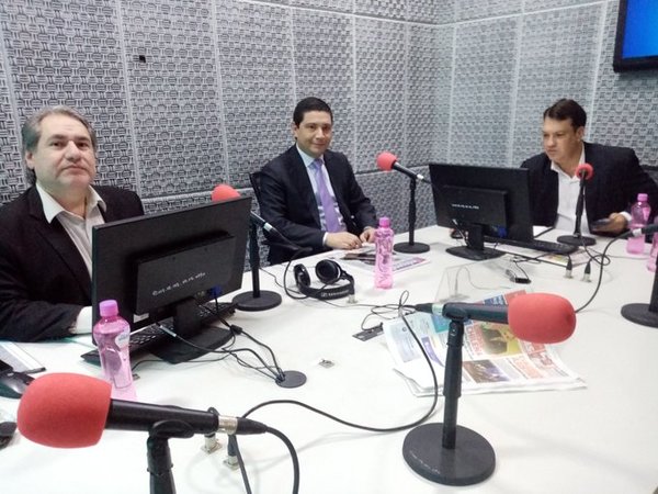 El problema de la tierra no es un problema de este gobierno, es un problema que viene desde hace años - .::RADIO NACIONAL::.