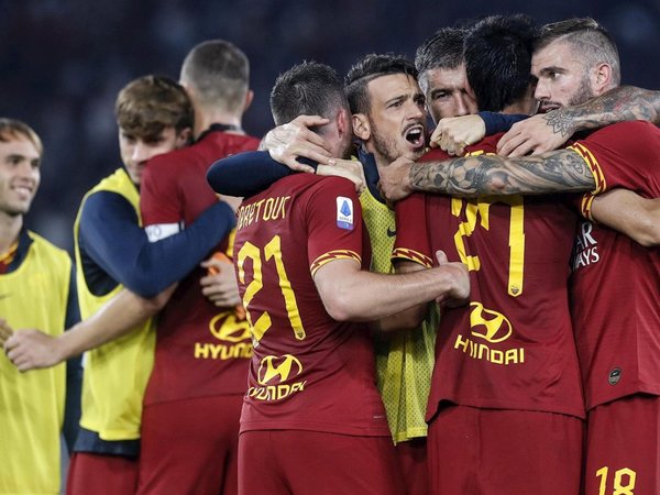 Roma deprime al Milan, Napoli se frena