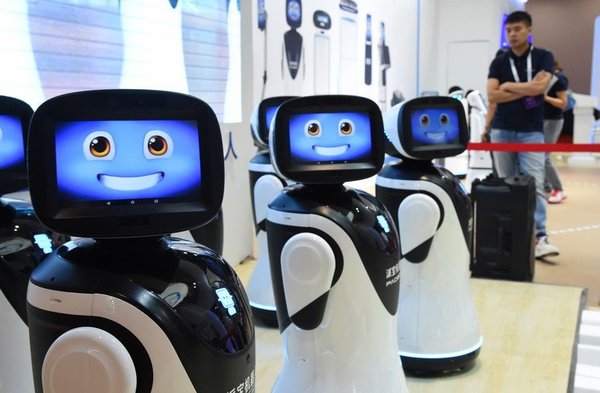 Robots ¿podrían ser la solución para cuidar a población adulta en Reino Unido? » Ñanduti