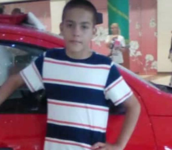 Familiares buscan a niño desaparecido