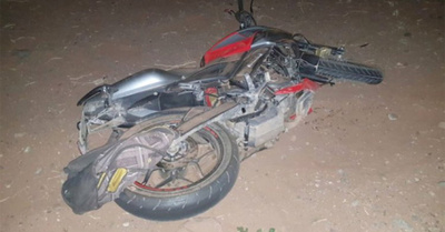 Motoca y un peatón omano en accidente