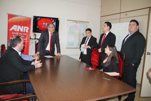 La ANR emplaza a movimientos