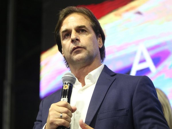 Martínez y Lacalle disputarán segunda vuelta en Uruguay