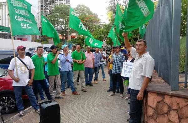 Campesinos inician movilización nacional