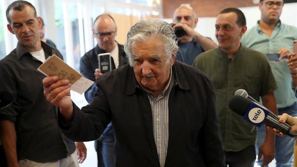 José Mujica vuelve al Senado uruguayo como el más votado del Frente Amplio - .::RADIO NACIONAL::.