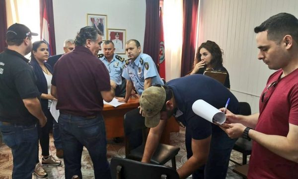 Veinte policías detenidos por proteger a narcotraficante