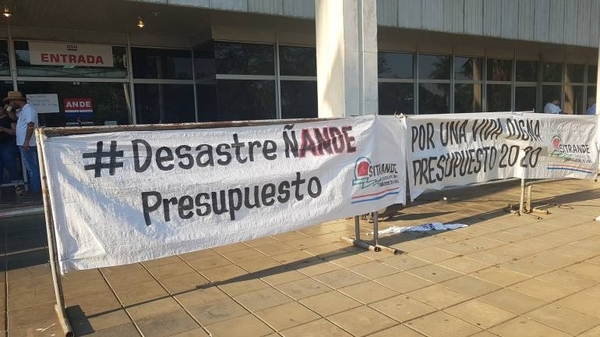 HOY / Recorte de presupuesto en Ande lleva a sindicato a protesta y amenaza de paro