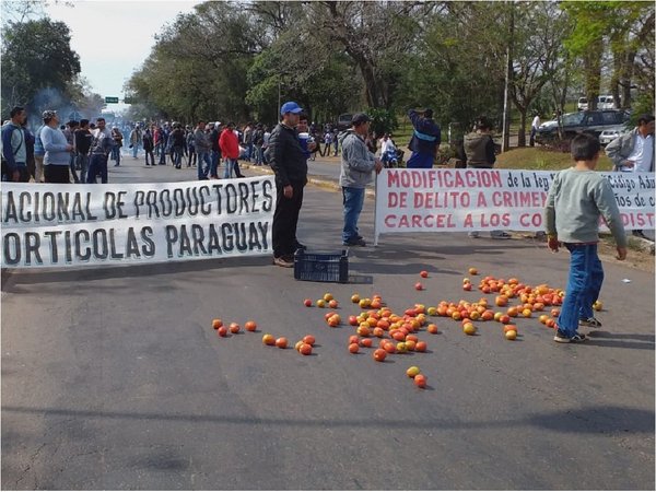 Tras reacción de tomateros, Friedmann asegura avances contra el contrabando