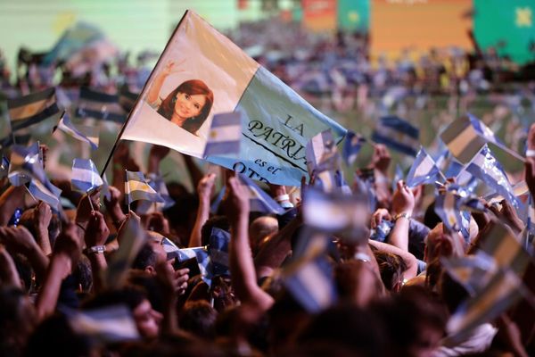 Argentina endurece control de mercado cambiario tras presidenciales