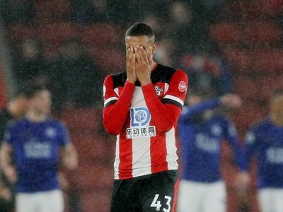 Donan su sueldo tras perder 0-9