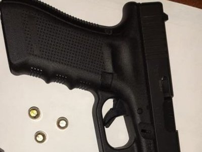 Milico borracho que mostraba desafiante su arma quedó detenido