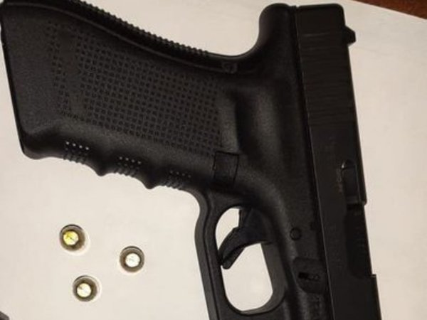 Milico borracho que mostraba desafiante su arma quedó detenido